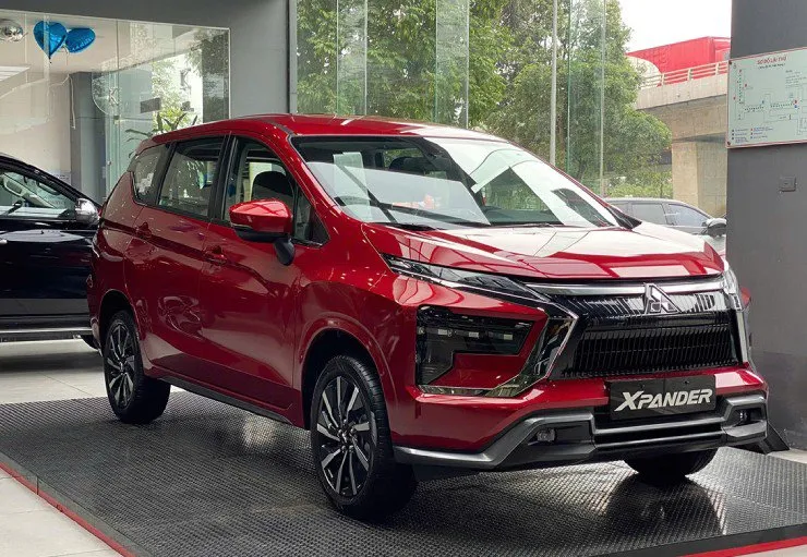 So sánh Mitsubishi Xpander và Suzuki XL7 Hybrid: Chọn xe nào?