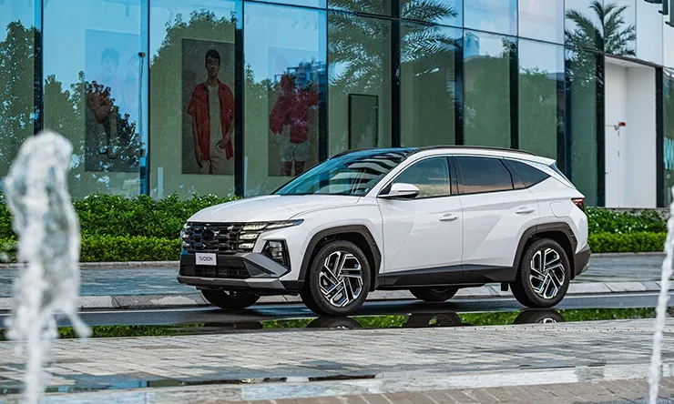 Giá Hyundai Tucson 2026: Lăn bánh, ưu đãi hấp dẫn tháng 4
