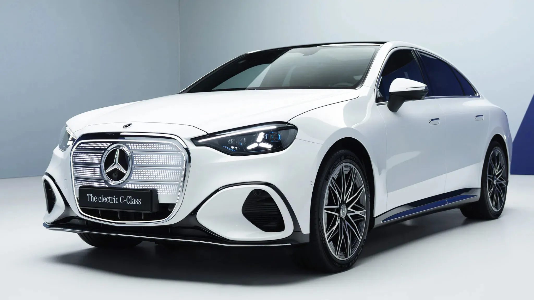 Mercedes C-class Electric: Sedan điện hạng sang, pin 94.5 kWh, tầm hoạt động 759 km