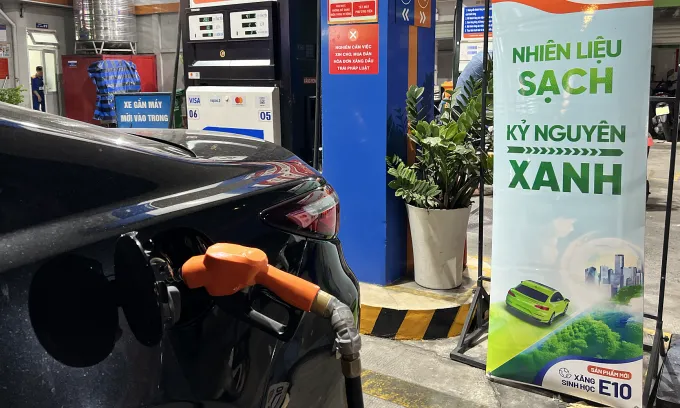 Xe còn xăng cũ có đổ được E10? Hướng dẫn chi tiết