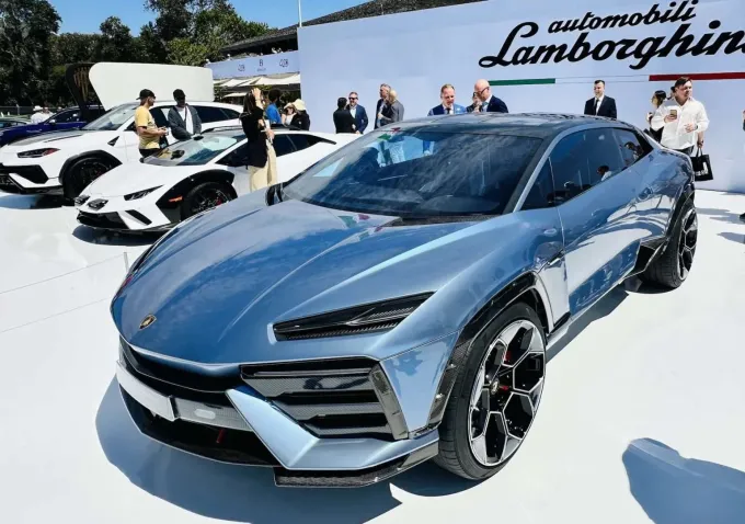 CEO Lamborghini: Hủy xe điện là đúng đắn, tập trung vào hybrid