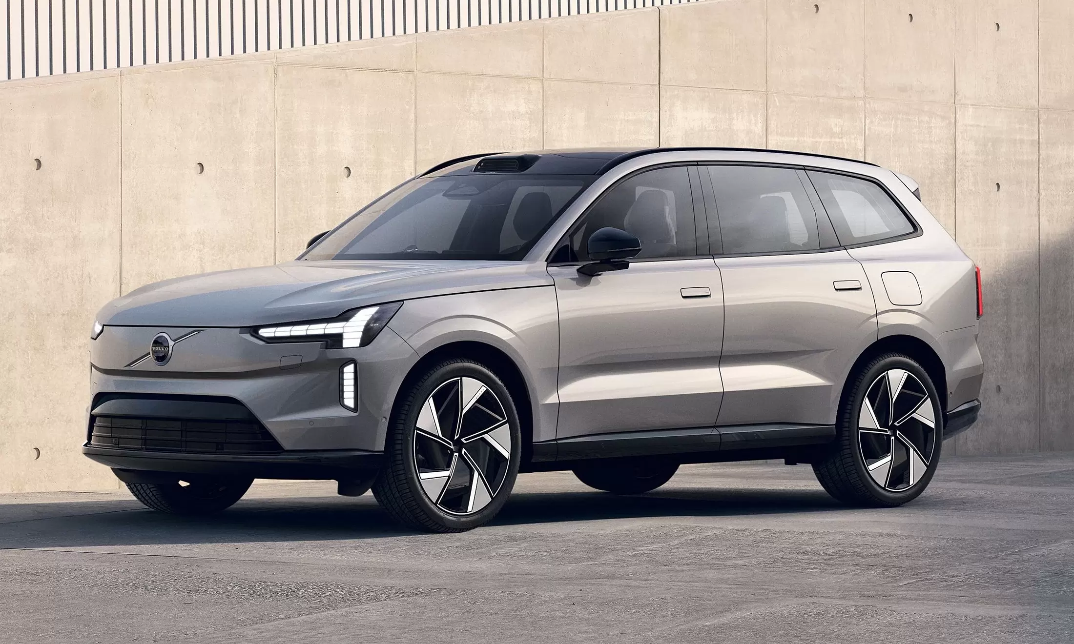 Volvo ES90 và EX90: Xe điện đầu bảng sắp ra mắt Việt Nam cuối 2026