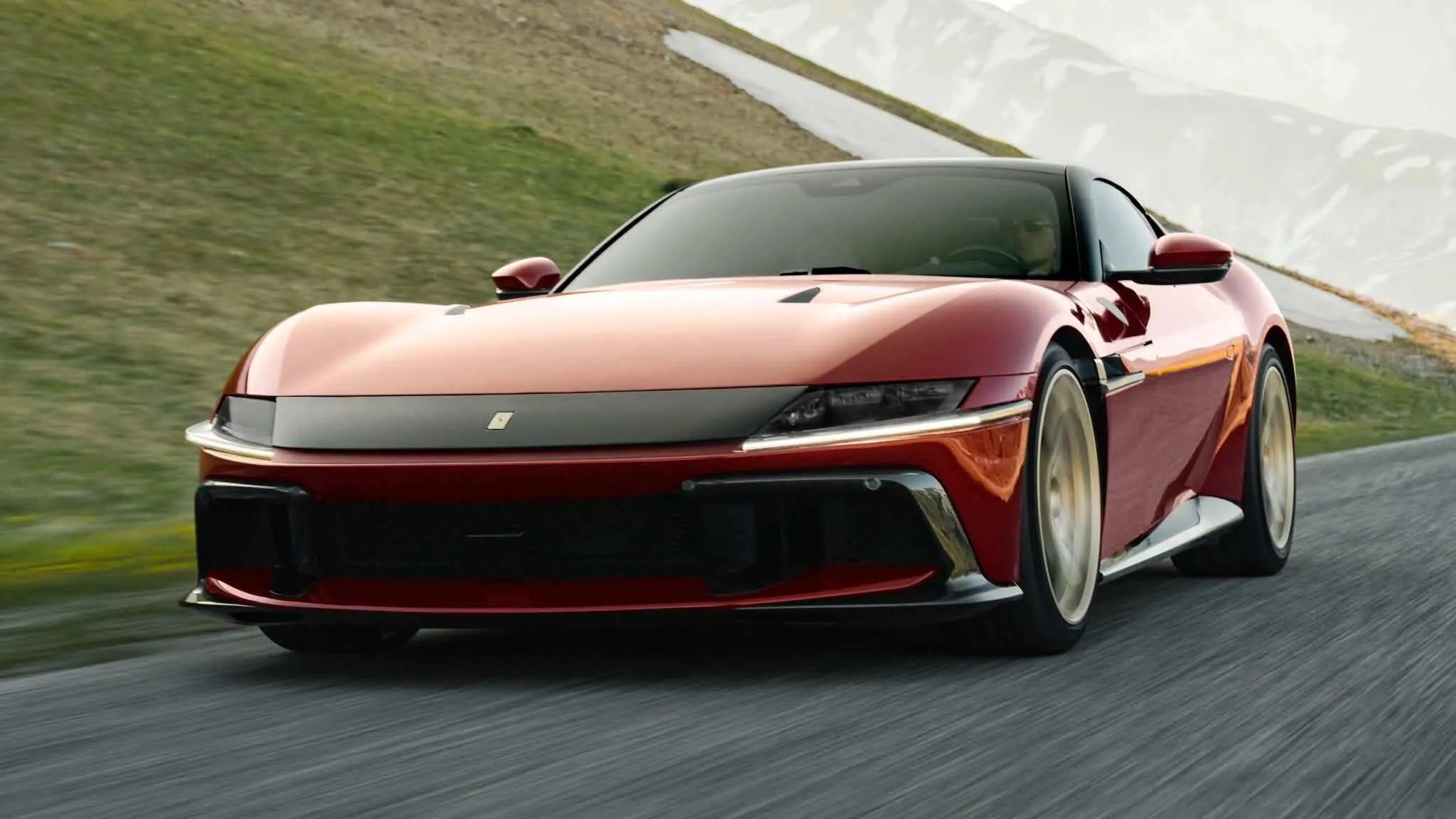 Ferrari 12Cilindri: Siêu xe hồi sinh số sàn, công nghệ giả lập đỉnh cao