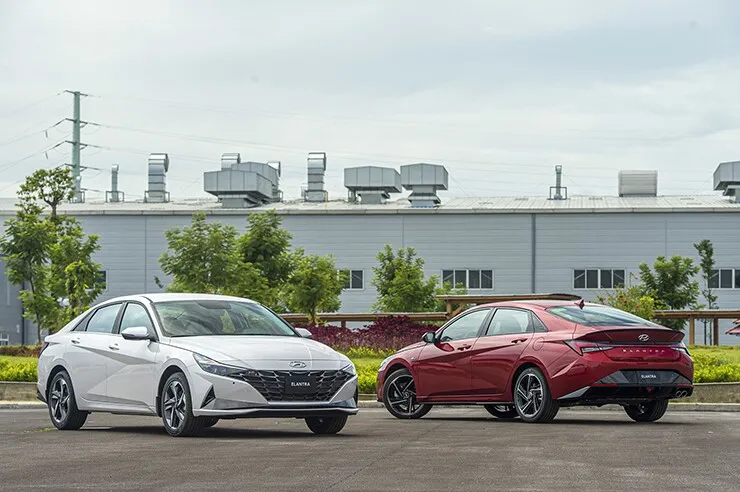 Hyundai Elantra 2026: Giá lăn bánh tháng 7, thông số và ưu nhược điểm