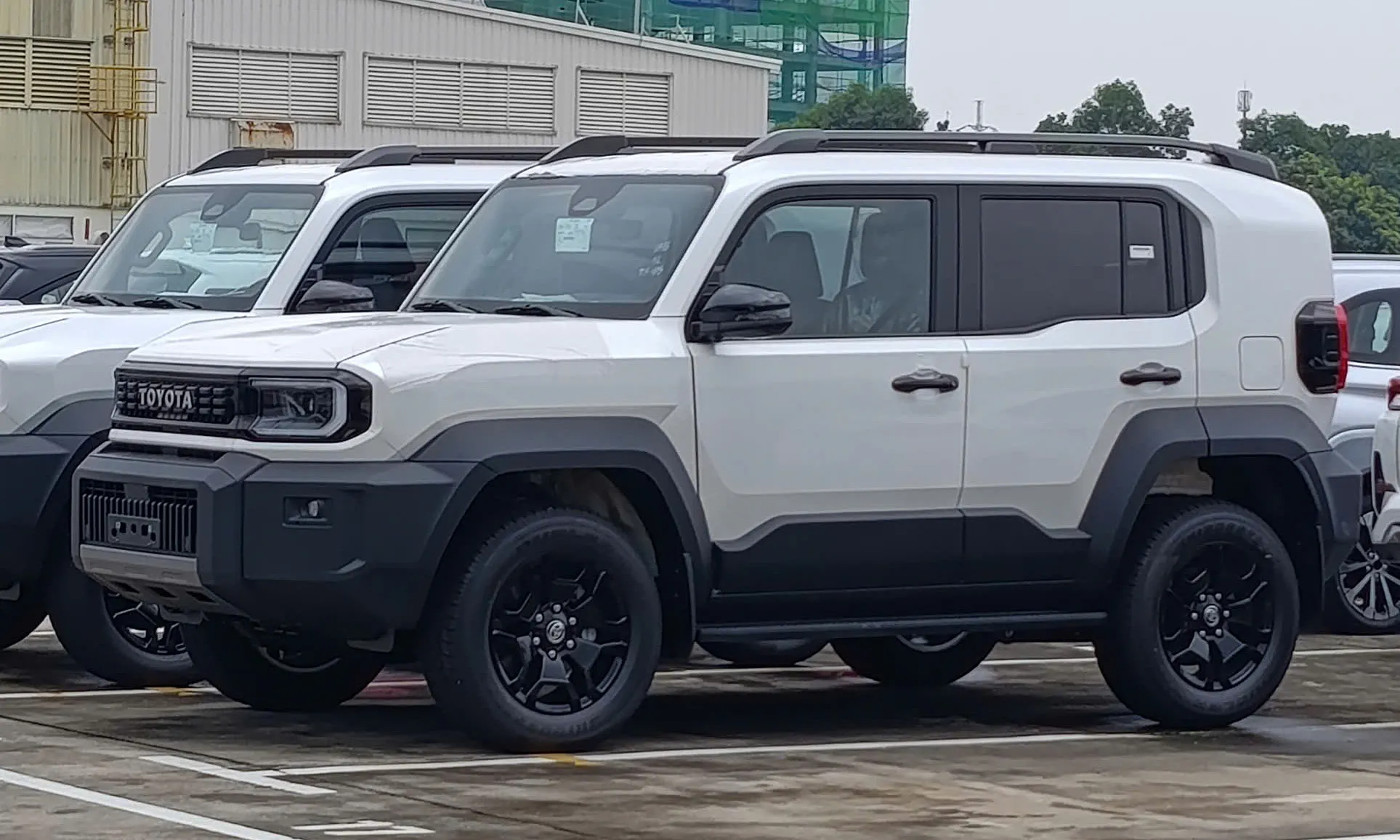 Toyota Land Cruiser FJ bất ngờ xuất hiện tại Việt Nam, giá dự kiến 1,2-1,3 tỷ đồng