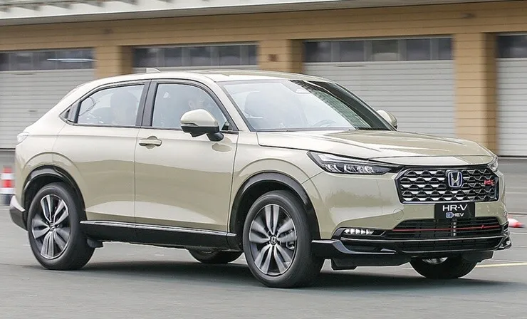 So sánh Honda HR-V e:HEV RS và Toyota Corolla Cross HEV: Chọn xe hybrid nào?