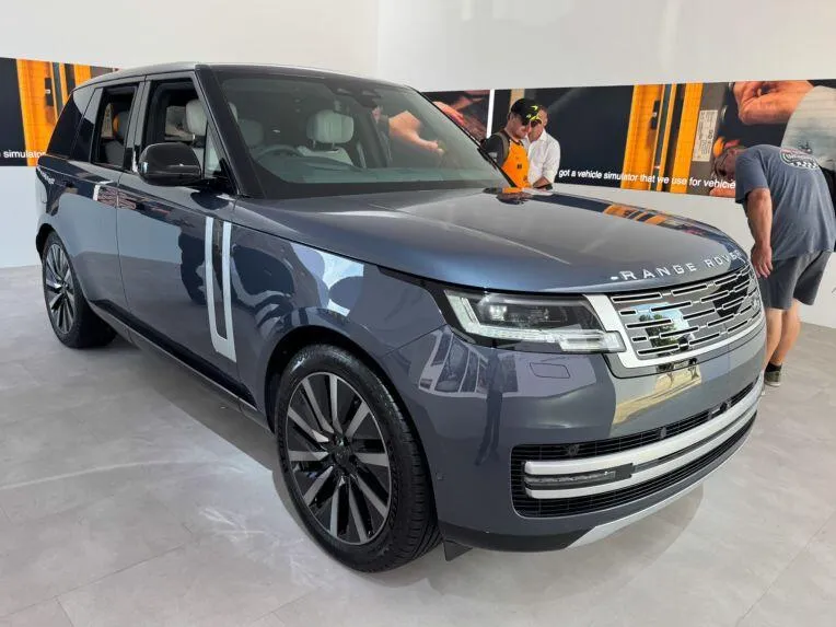 Range Rover Điện Lộ Diện: Hơn 61.000 Đơn Đặt Hàng Trước Ngày Ra Mắt