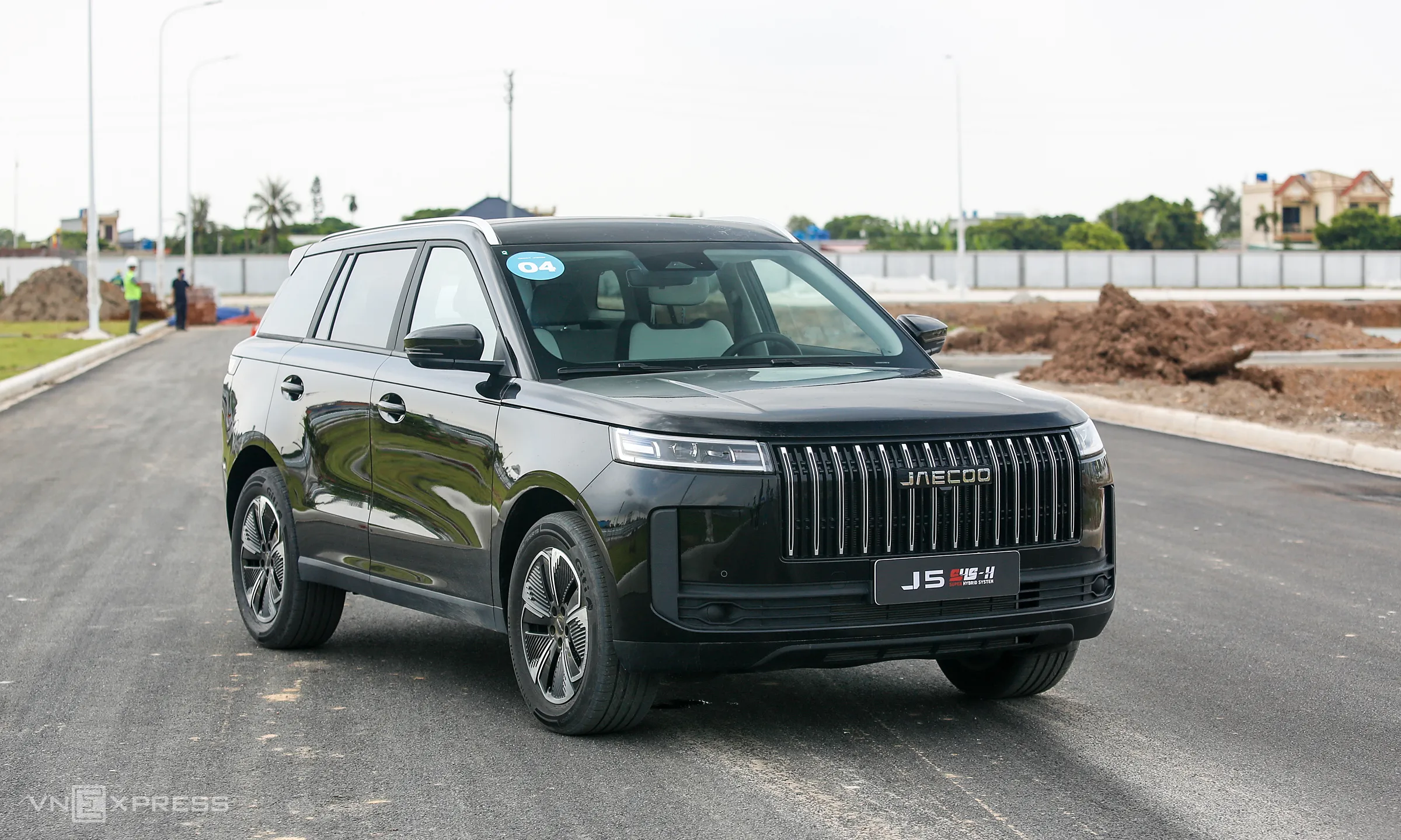Jaecoo J5 HEV: Crossover Trung Quốc lắp ráp tại Việt Nam giá 690 triệu