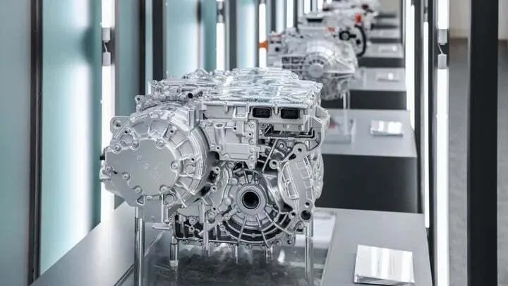 Geely ra mắt hệ truyền động điện '16 trong 1' đầu tiên thế giới