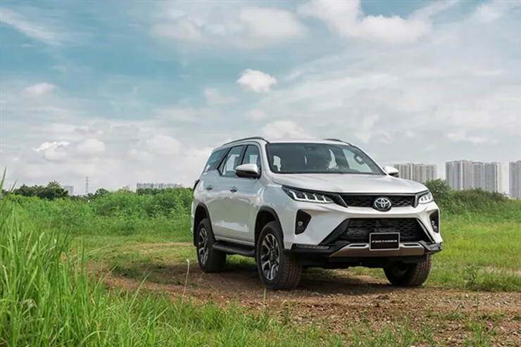 Giá xe Toyota Fortuner tháng 7/2026: Bản xăng từ 1,155 tỷ đồng