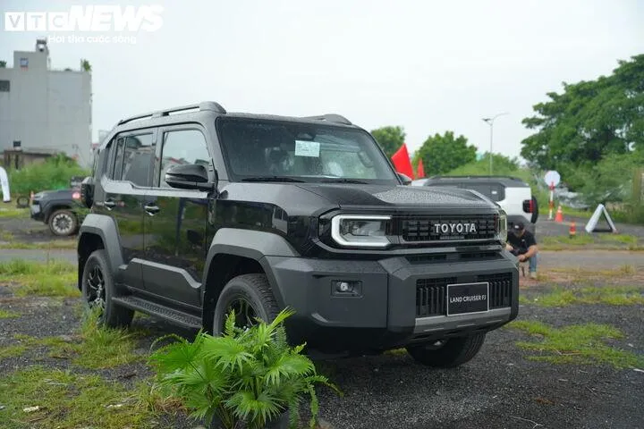 Toyota Land Cruiser FJ về Việt Nam: SUV địa hình giá 1,198 tỷ đồng