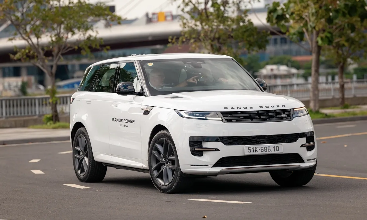 Range Rover Sport 2026: SUV hạng sang giá gần 6 tỷ đồng, thêm tùy chọn hybrid
