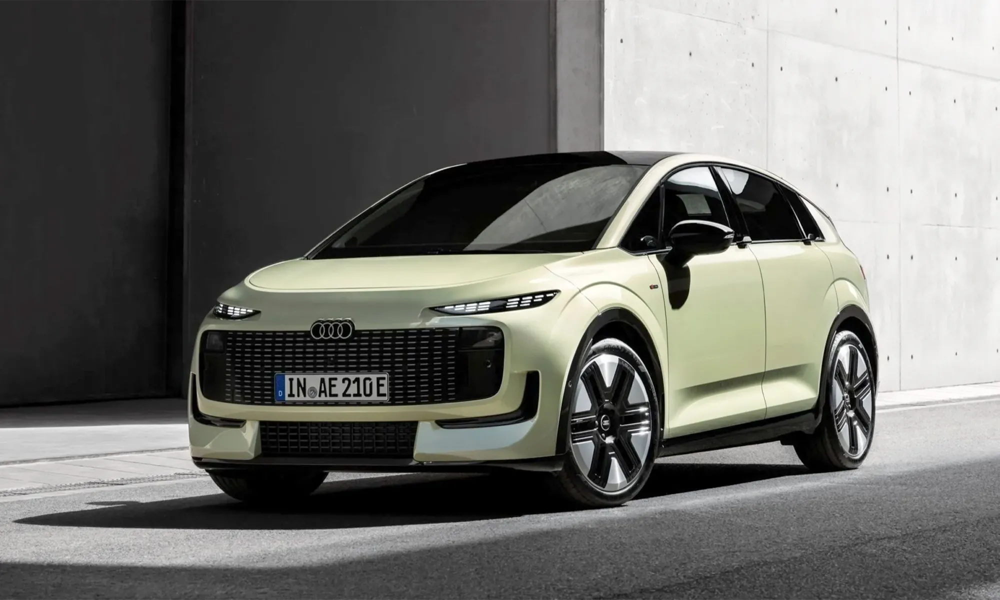 Audi A2 e-tron ra mắt: Crossover điện pin tốt nhất, giá từ 43.600 USD
