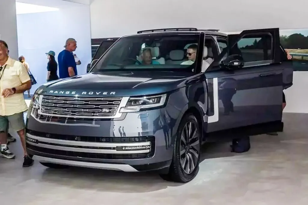 Range Rover Electric ra mắt: SUV hạng sang thuần điện, phạm vi 598km