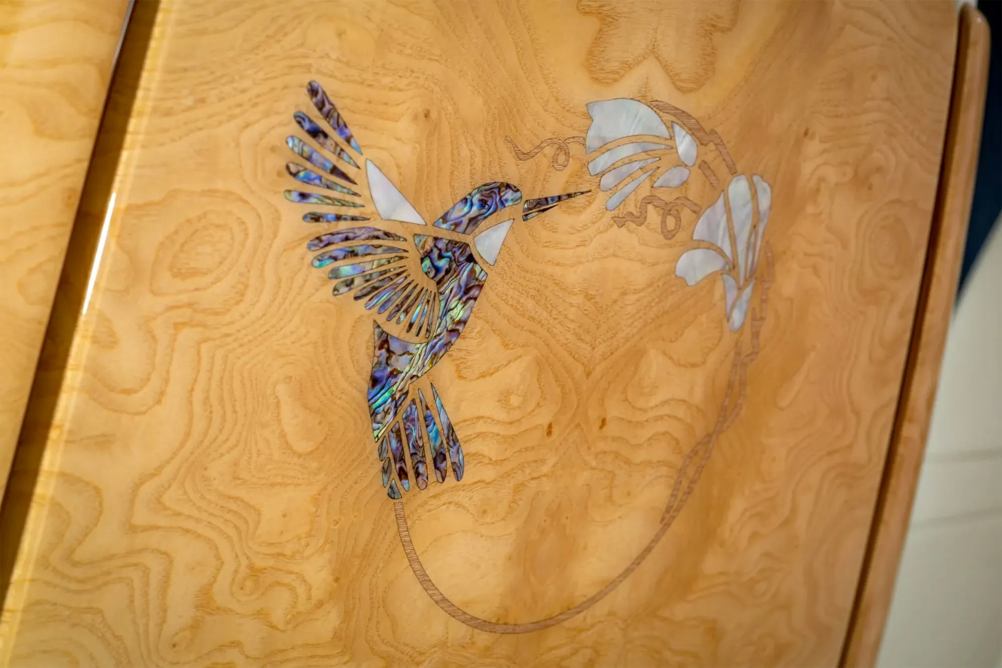 Rolls-Royce Phantom Hummingbird: Độc bản xa hoa, tôn vinh phái đẹp