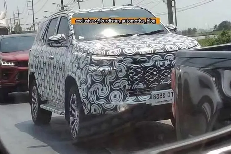 Toyota Fortuner 2027 lộ diện cùng đối thủ, hé lộ cuộc đua SUV 7 chỗ