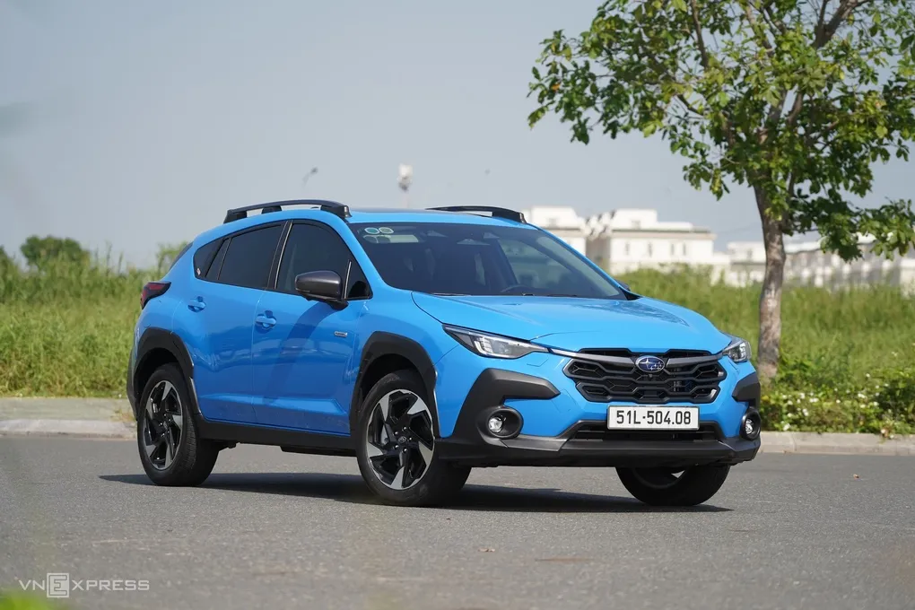 Subaru Crosstrek giảm giá sốc, chỉ còn từ 809 triệu đồng