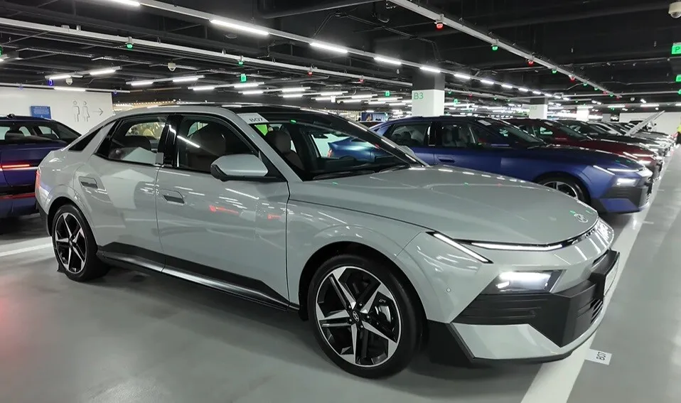 Elantra thế hệ mới gây sốt tại Hàn Quốc, lọt top xe bán chạy