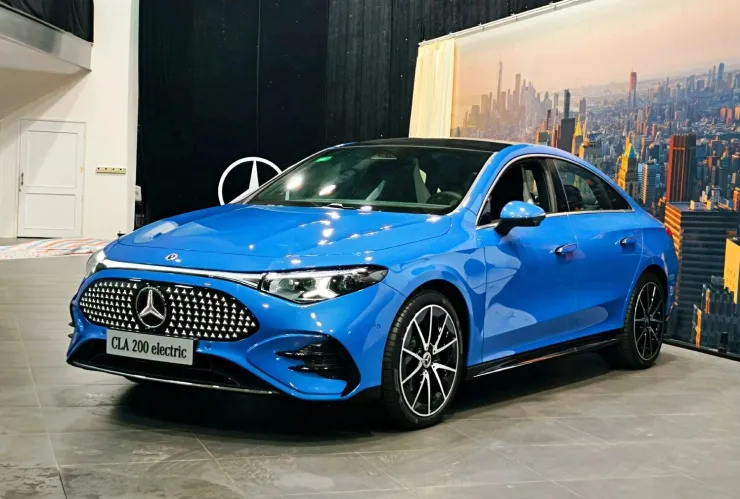Ô tô mới tiền tỷ sắp về Việt Nam: SUV 7 chỗ Đức, xe điện sang