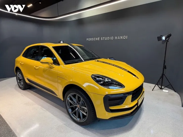 Ngắm bộ đôi Porsche Macan "độc bản" được sơn tại Việt Nam