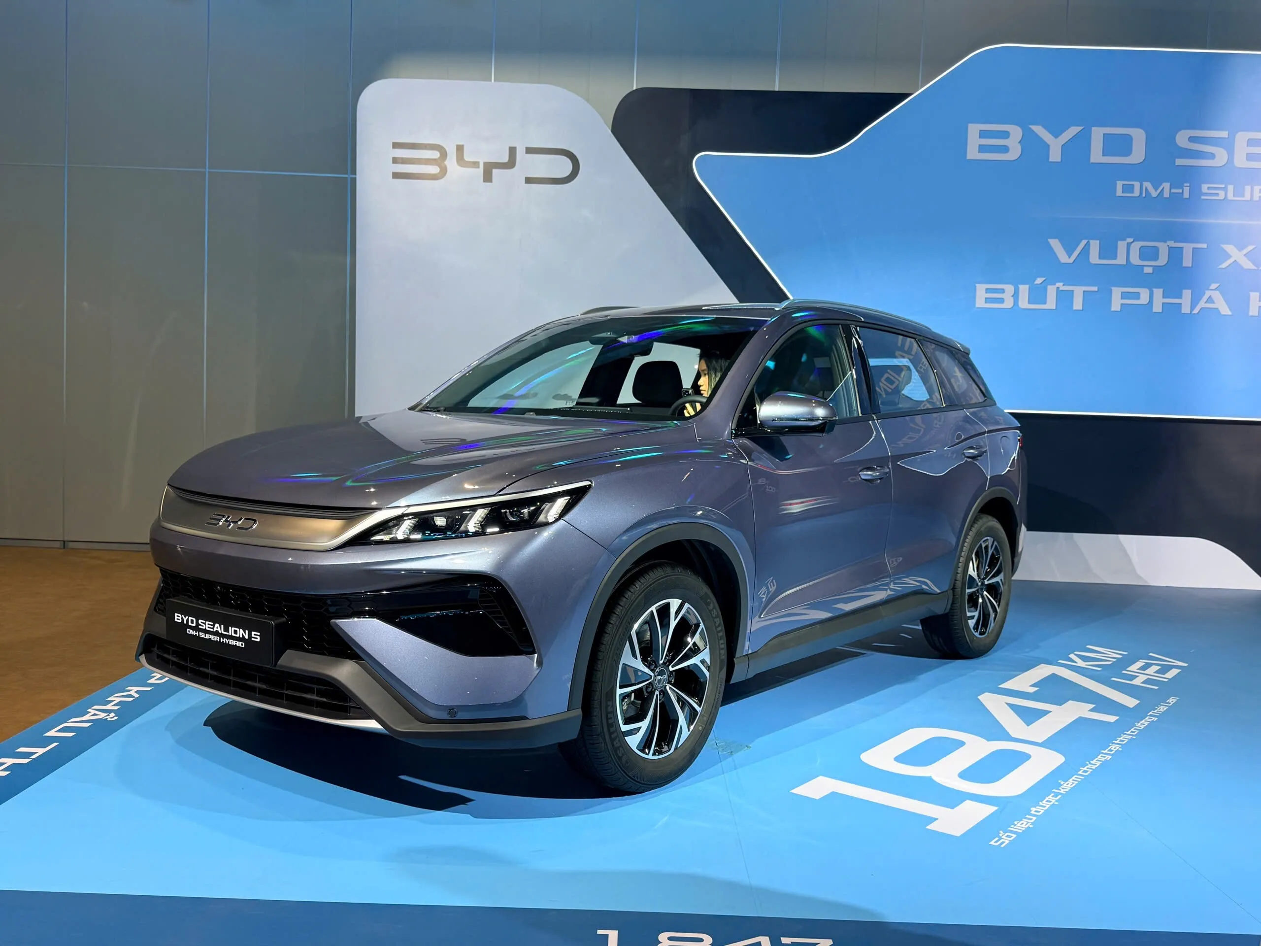 BYD Sealion 5 ra mắt Việt Nam: SUV PHEV giá từ 739 triệu, tiết kiệm nhiên liệu