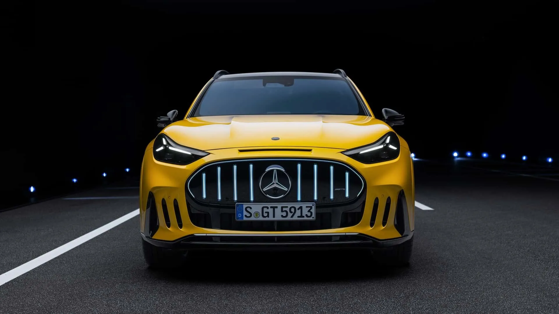Mercedes-AMG GT SUV điện 1.153 mã lực: Kẻ khen người chê