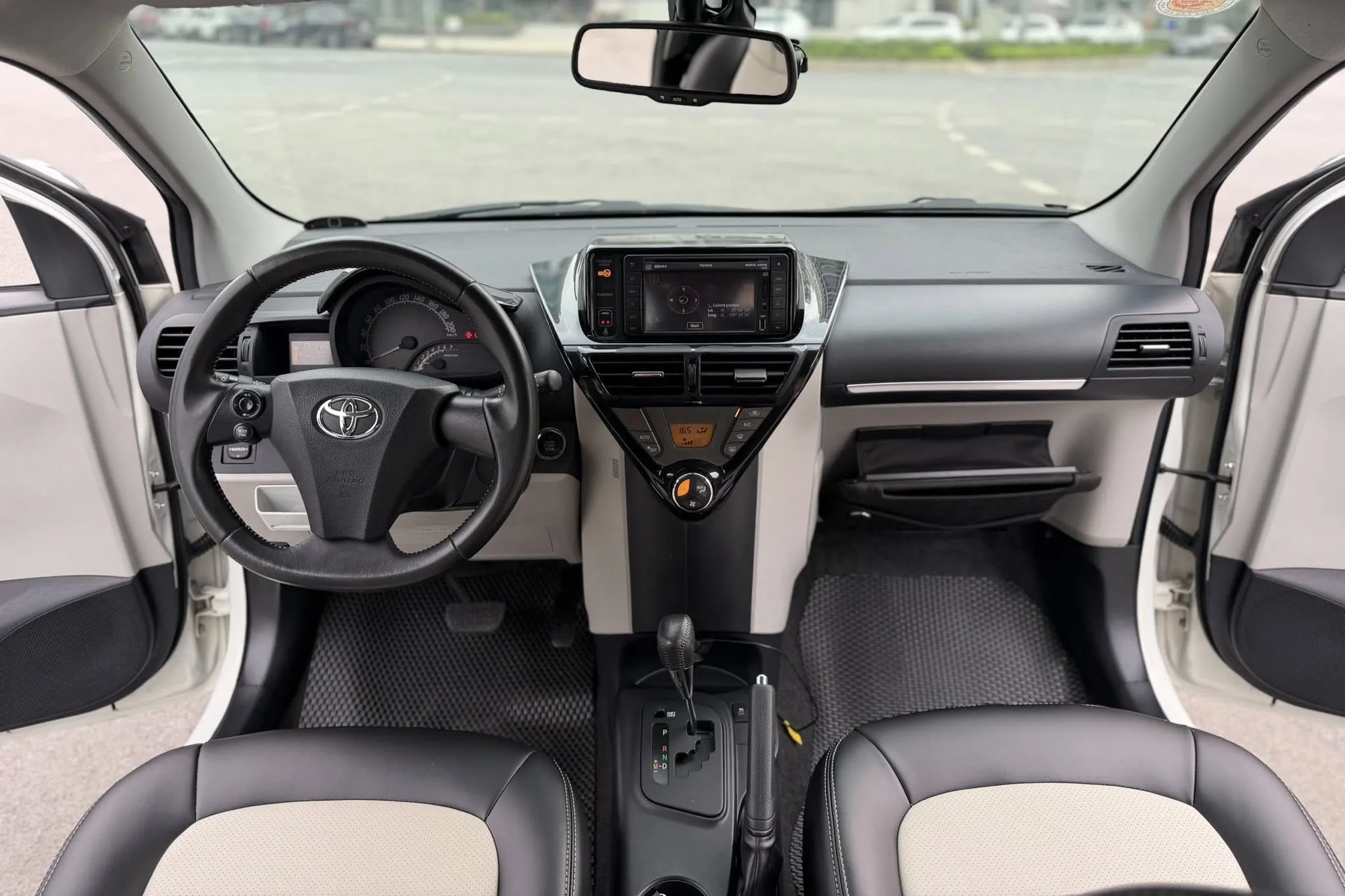 Xe độc lạ Toyota iQ, hơn 10 năm tuổi vẫn có giá 800 triệu đồng - 3