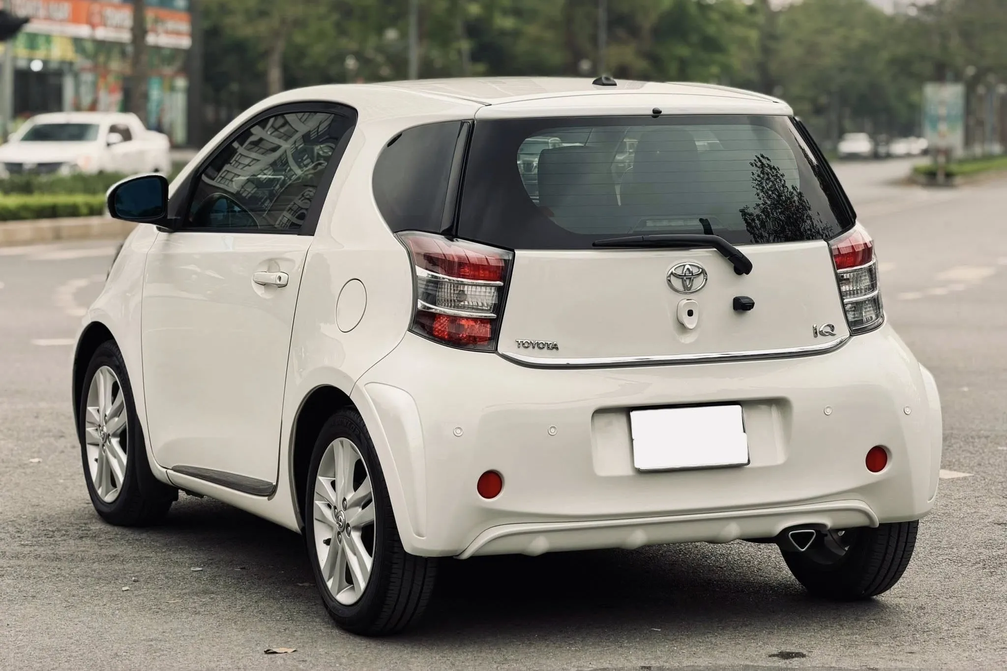 Xe độc lạ Toyota iQ, hơn 10 năm tuổi vẫn có giá 800 triệu đồng - 4