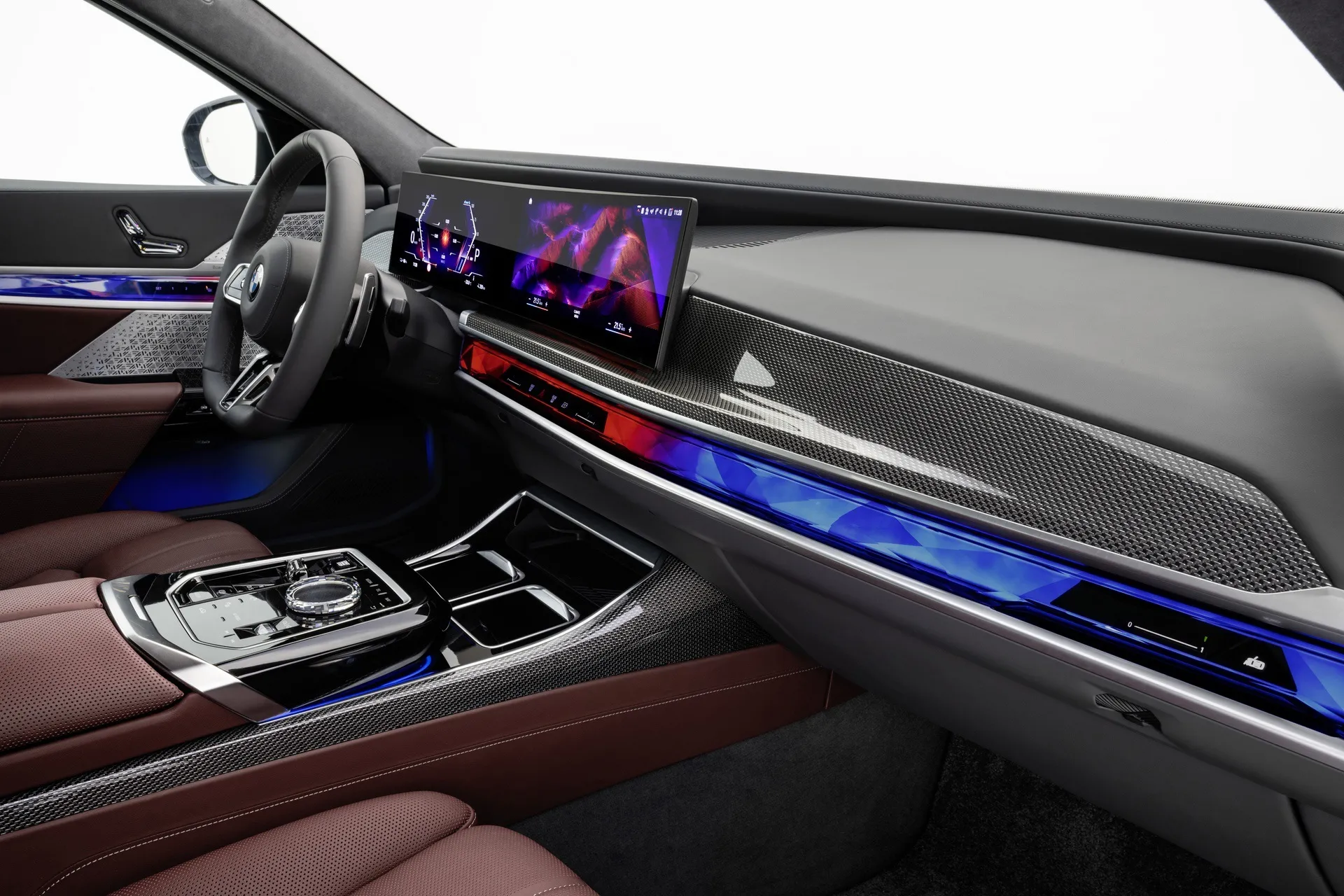 BMW: Phần mềm tạo nên sức hấp dẫn của ô tô hiện đại, chứ không phải động cơ - 1