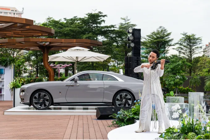 Spectre tại một sự kiện ở Việt Nam.