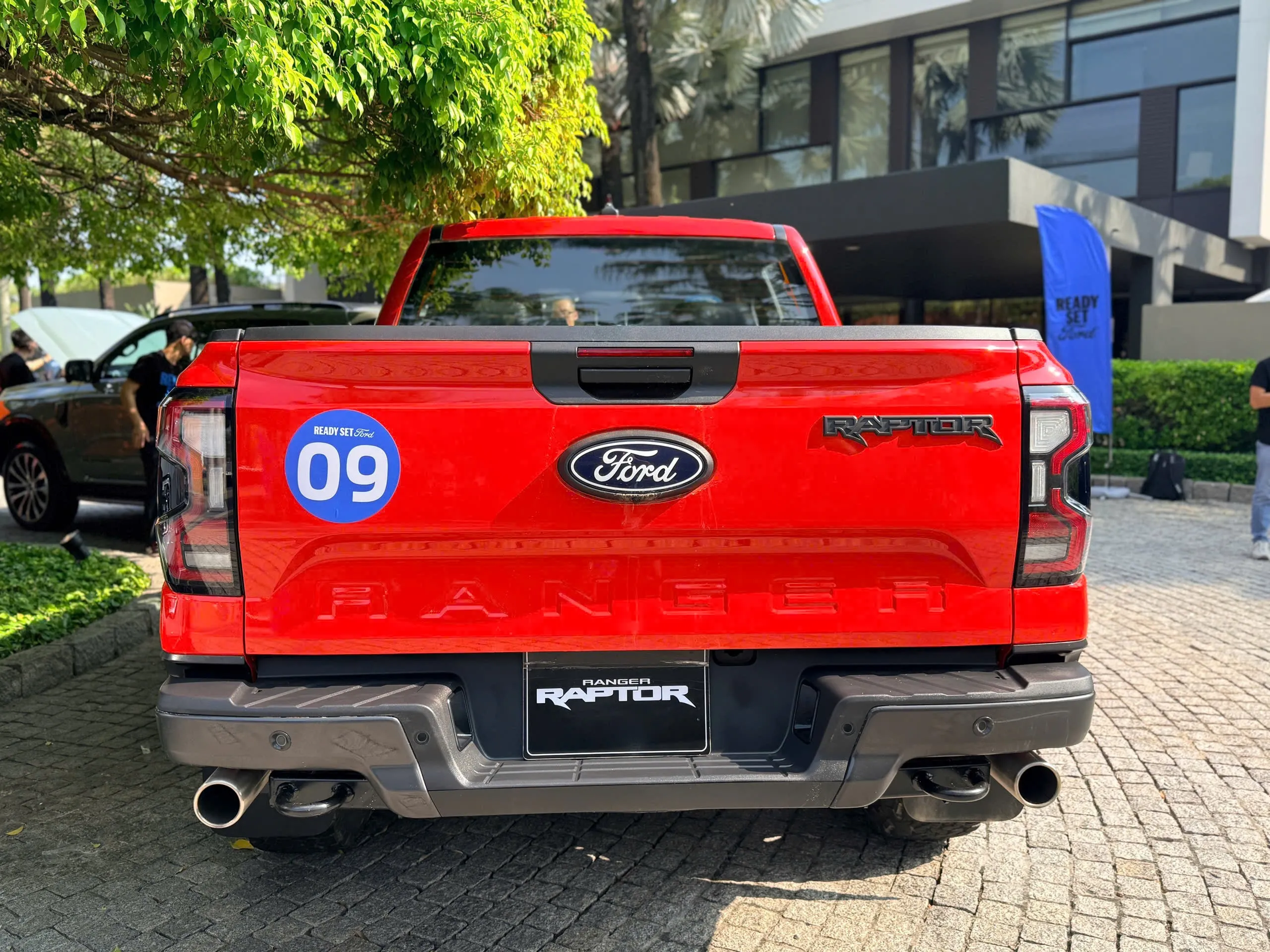 Ranger Raptor là hệ thống giảm xóc FOX 2,5 inch thế hệ mới.
