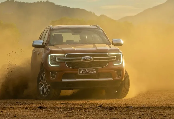 Giá xe Ford Everest niêm yết và lăn bánh tháng 5/2026 - 12