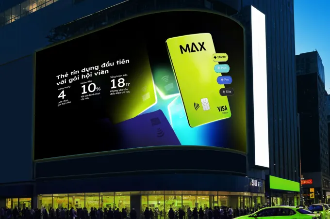 Banner quảng cáo thẻ tín dụng Max Card. Ảnh: VIB