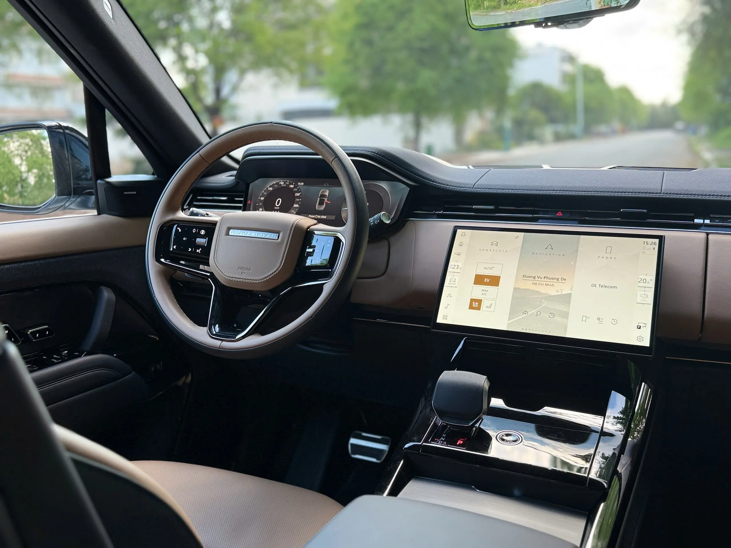 Chi tiết mẫu xe Range Rover Sport PHEV đầu tiên có mặt tại Việt Nam, giá hơn 8 tỷ đồng - 9