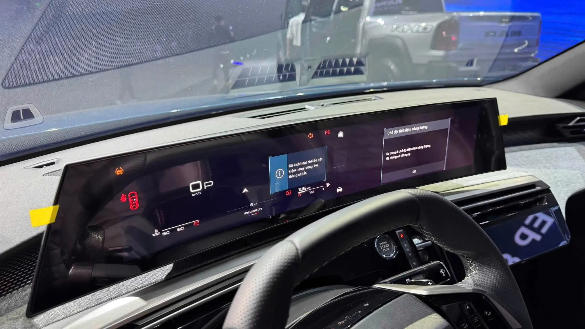 Peugeot mới được trang bị hệ thống Peugeot Panoramic i-Cockpit thế hệ mới.