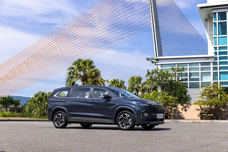 Giá xe Hyundai Custin mới nhất kèm ưu đãi tháng 6/2026 - 2