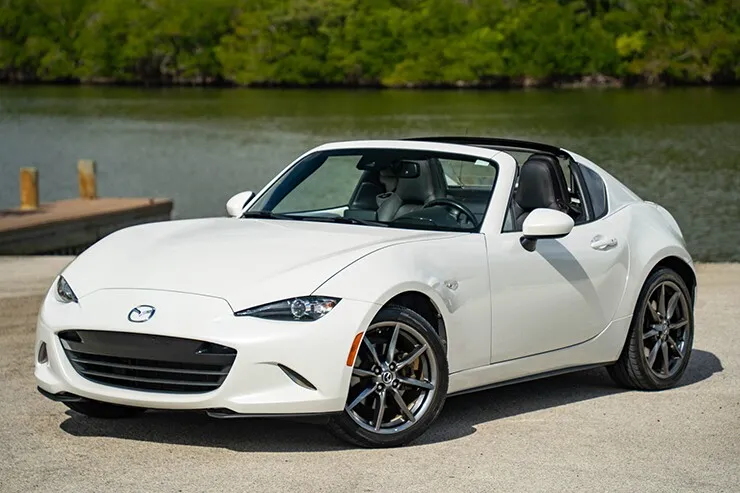 Mazda MX-5 RF nhận cọc tại Việt Nam, mui cứng kiểu Porsche, giá dưới 1,5 tỷ đồng - 1