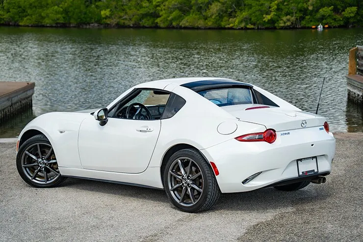 Mazda MX-5 RF nhận cọc tại Việt Nam, mui cứng kiểu Porsche, giá dưới 1,5 tỷ đồng - 2