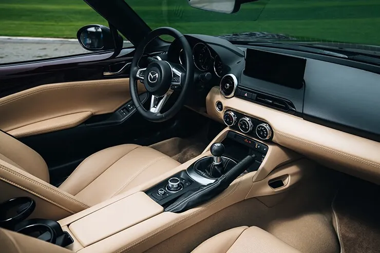 Mazda MX-5 RF nhận cọc tại Việt Nam, mui cứng kiểu Porsche, giá dưới 1,5 tỷ đồng - 6