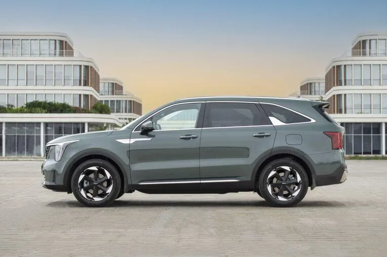 Kia New Sorento Hybrid sử dụng hệ truyền động Smartstream Turbo Hybrid.