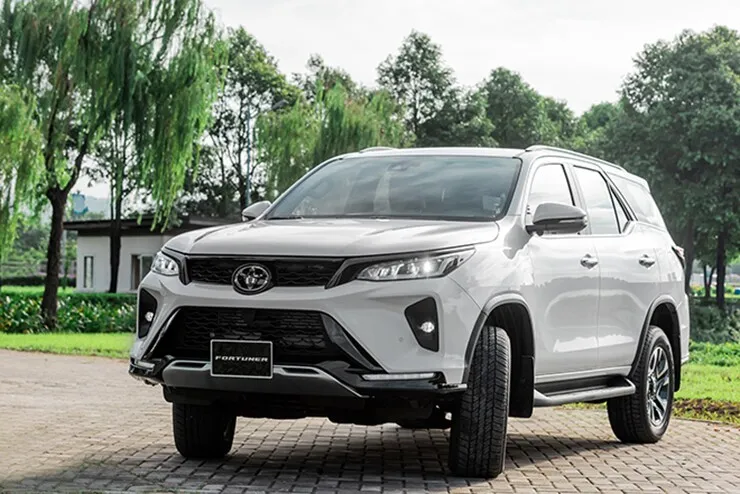 Giá xe Toyota Fortuner mới nhất tháng 6/2026 - 4