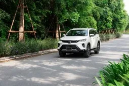 Giá xe Toyota Fortuner lăn bánh kèm ưu đãi tháng 5/2026