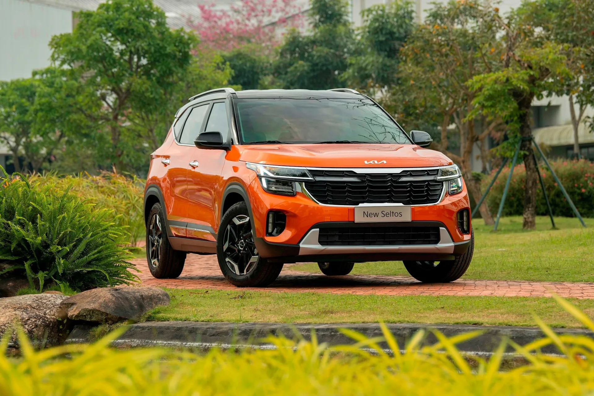 Hai mẫu SUV Kia tầm giá 1 tỷ nổi bật với loạt công nghệ an toàn hiện đại - 2