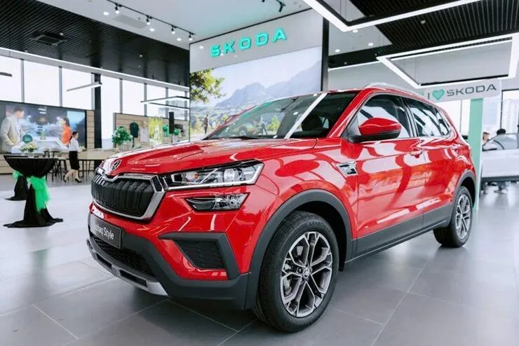 Skoda Kushaq giảm giá đến 100 triệu đồng, rẻ ngang SUV hạng A - 1