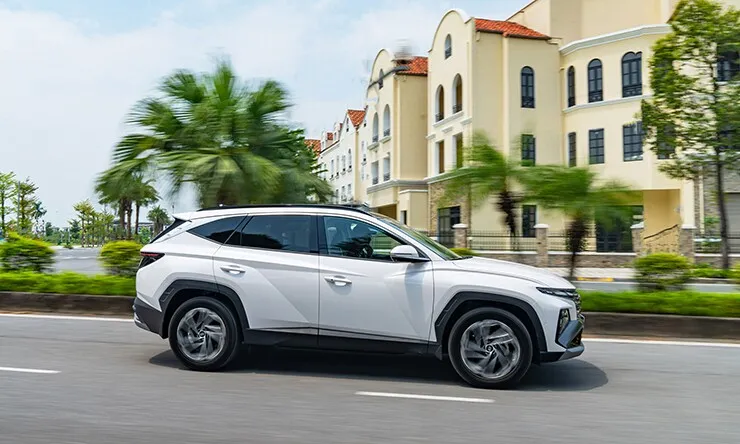 Giá xe Hyundai Tucson cập nhật tháng 6/2026, giảm 68 triệu đồng - 28