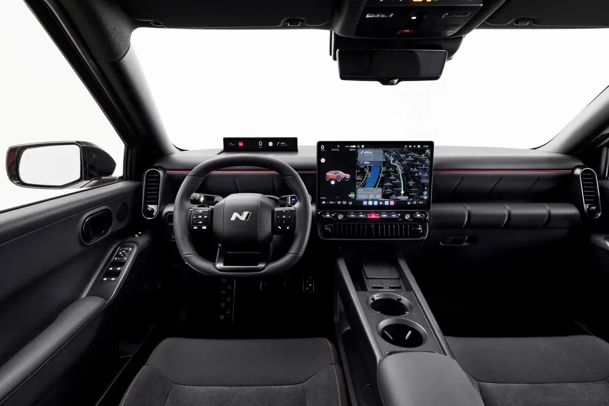 Hyundai Elantra phiên bản nâng cấp chạy thử nghiệm trên đường phố - 3