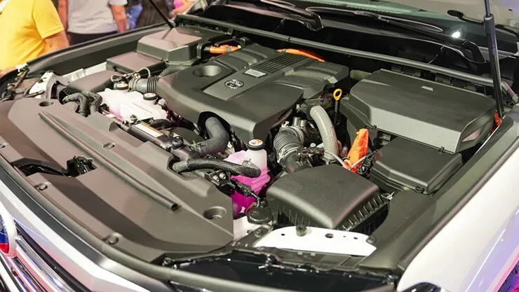 Toyota Land Cruiser Hybrid