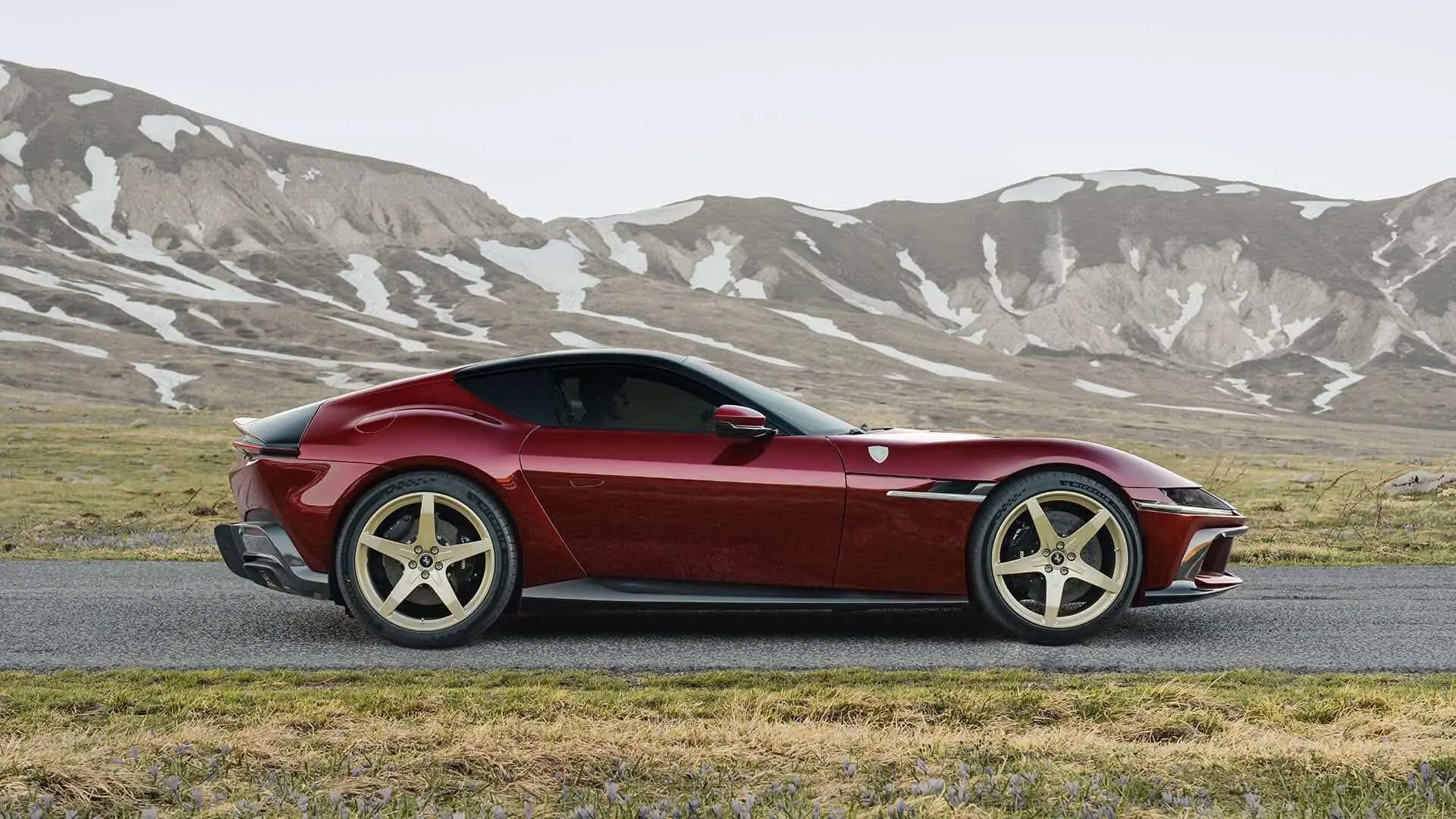 Ferrari 12Cilindri trang bị số sàn ra mắt toàn cầu - 3
