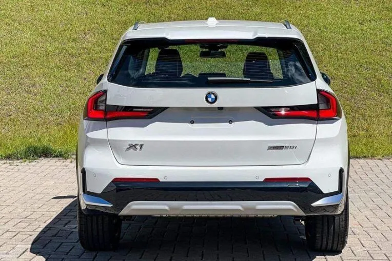 BMW X1 được phân phối duy nhất với phiên bản sDrive20i.