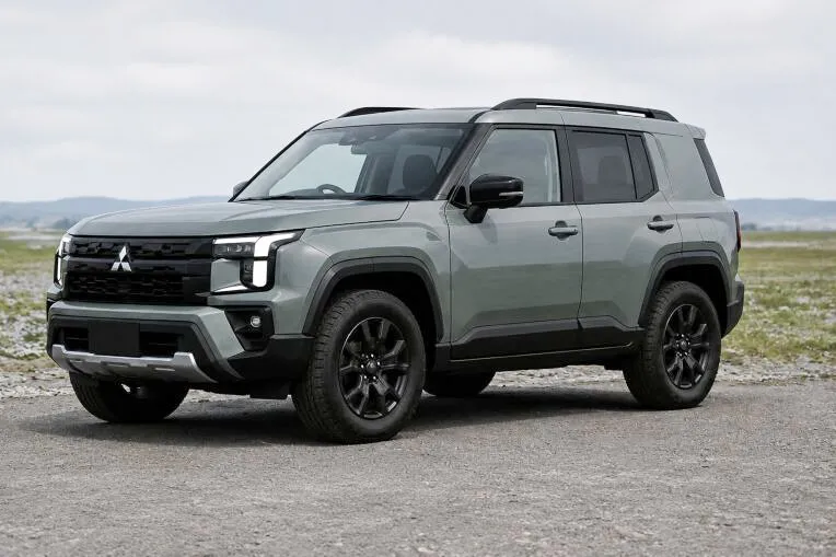 Mitsubishi Pajero iO thế hệ mới được định hình theo phong cách vuông vức.